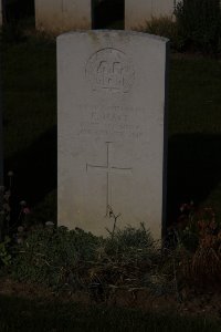 St. Souplet British Cemetery - Hart, E