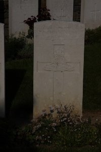 St. Souplet British Cemetery - Hunter, T W