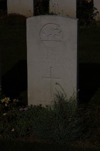 St. Souplet British Cemetery - Iles, W