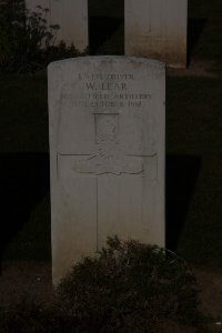 St. Souplet British Cemetery - Lear, W