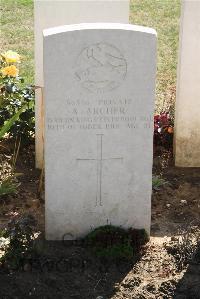 Le Cateau Military Cemetery - Archer, A