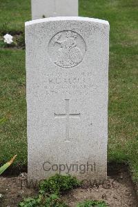 Hanover War Cemetery - Alger, Henry Lawrence