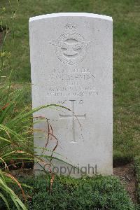 Hanover War Cemetery - Ashman, Roy William