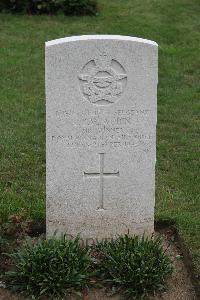 Hanover War Cemetery - Aubin, John George Marcel