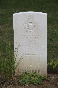 Hanover War Cemetery - Austin, William Thomas