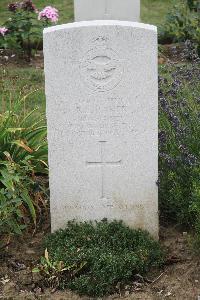 Hanover War Cemetery - Baker, Robert Edward