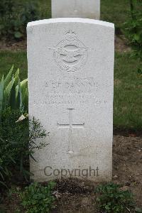 Hanover War Cemetery - Banning, Albert Edward Frederick