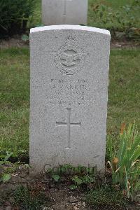 Hanover War Cemetery - Barker, Atholl