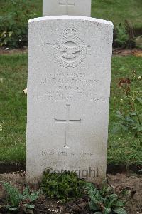 Hanover War Cemetery - Barrington, John Edward