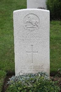 Hanover War Cemetery - Barrs, William Eric Cliff