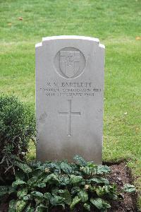 Hanover War Cemetery - Bartlett, Reginald Vernon