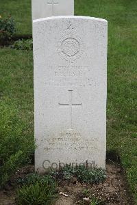 Hanover War Cemetery - Batey, Paul Howard