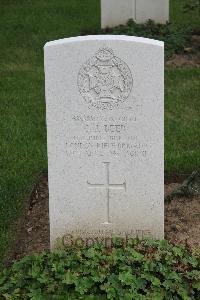 Hanover War Cemetery - Beer, Charles James