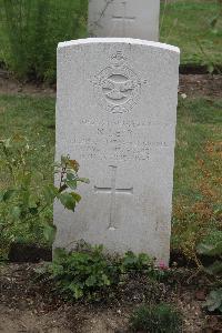 Hanover War Cemetery - Beer, Norman