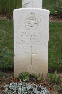 Hanover War Cemetery - Bending, Henry William