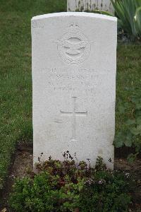 Hanover War Cemetery - Bennett, Gordon William