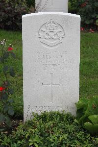 Hanover War Cemetery - Bennett, S