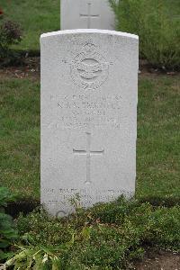 Hanover War Cemetery - Bicknell, Kenneth John Albert