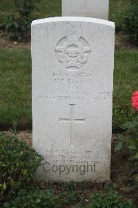 Hanover War Cemetery - Bishop, Gordon Eugene