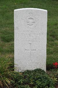 Hanover War Cemetery - Blackburn, Robert Allan McCulloch