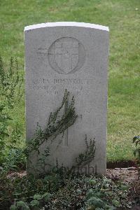 Hanover War Cemetery - Bosworth, John Stern