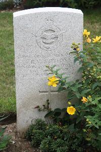 Hanover War Cemetery - Britton, Ronald Victor