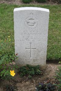 Hanover War Cemetery - Brookes, Dennis William