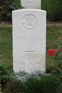 Hanover War Cemetery - Buck, James Thomas