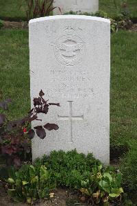 Hanover War Cemetery - Bugden, Eric Theodore