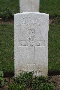 Hanover War Cemetery - Carlton, Samuel George