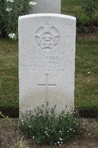 Hanover War Cemetery - Carr, Leo Augustave