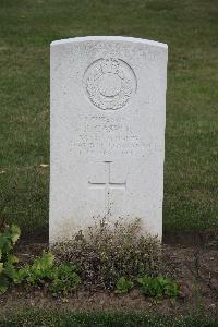 Hanover War Cemetery - Casper, Peter