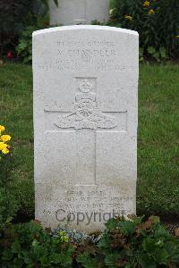 Hanover War Cemetery - Chandler, Arthur