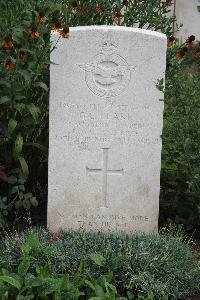 Hanover War Cemetery - Clark, George Charles