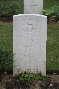 Hanover War Cemetery - Clay, Cain