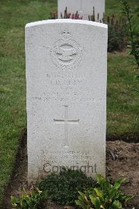 Hanover War Cemetery - Clay, Leonard Douglas