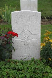 Hanover War Cemetery - Clennett, J