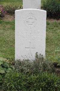 Hanover War Cemetery - Cleverly, George Edward