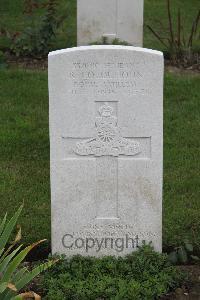 Hanover War Cemetery - Colquhoun, Robert