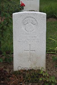 Hanover War Cemetery - Cook, Stanley William