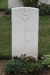 Hanover War Cemetery - Cooper, Leon Harvey