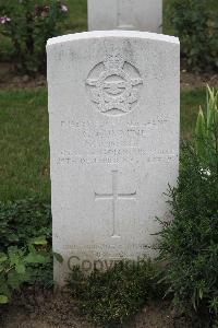 Hanover War Cemetery - Cummine, Gordon