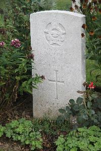 Hanover War Cemetery - Cummings, Kenneth George