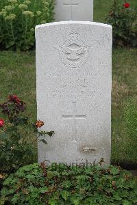 Hanover War Cemetery - Curtis, Douglas