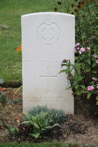 Hanover War Cemetery - Davies, The Rev. Reginald Vincent