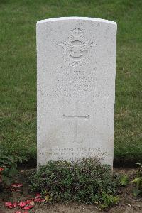 Hanover War Cemetery - Davison, Charles Clement