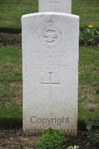 Hanover War Cemetery - Demaine, Douglas