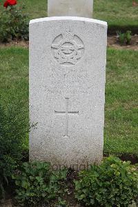 Hanover War Cemetery - Dennis, William Lewis