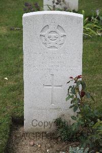 Hanover War Cemetery - Dixon, John