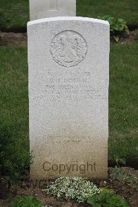 Hanover War Cemetery - Dolier, Robert J.